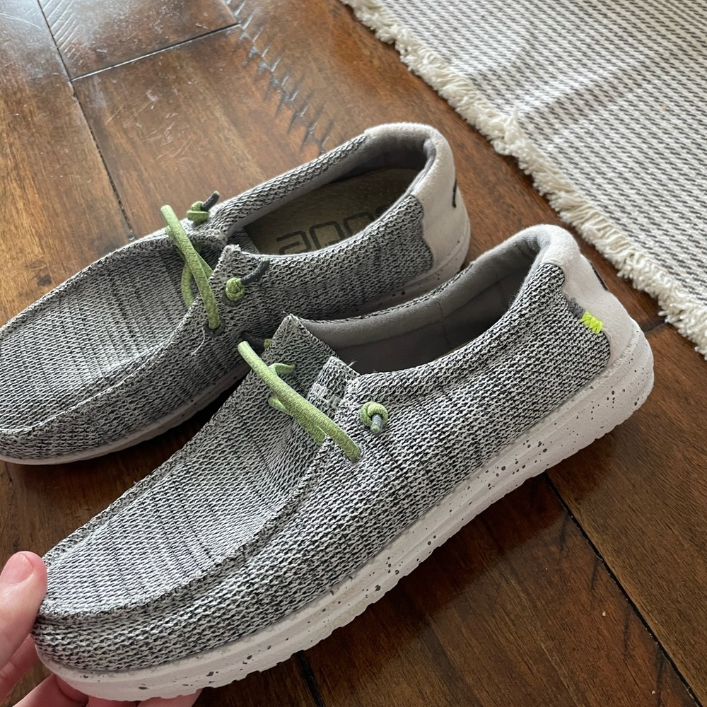 Youth Hey Dude shoes size 4